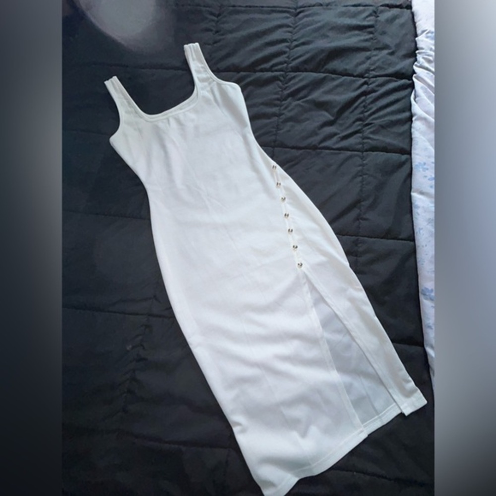 White bodycon side slit dress